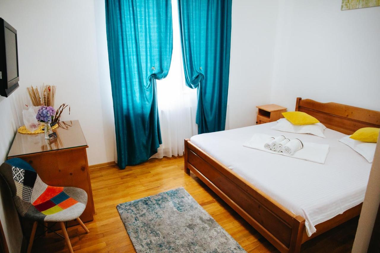 Pensiunea Casa Cristal Targu Jiu Luaran gambar