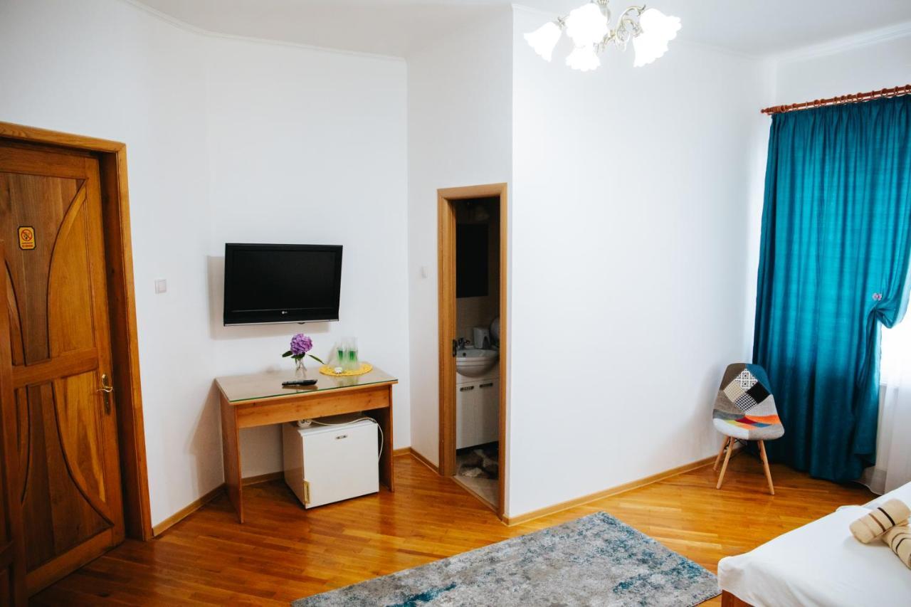 Pensiunea Casa Cristal Targu Jiu Luaran gambar